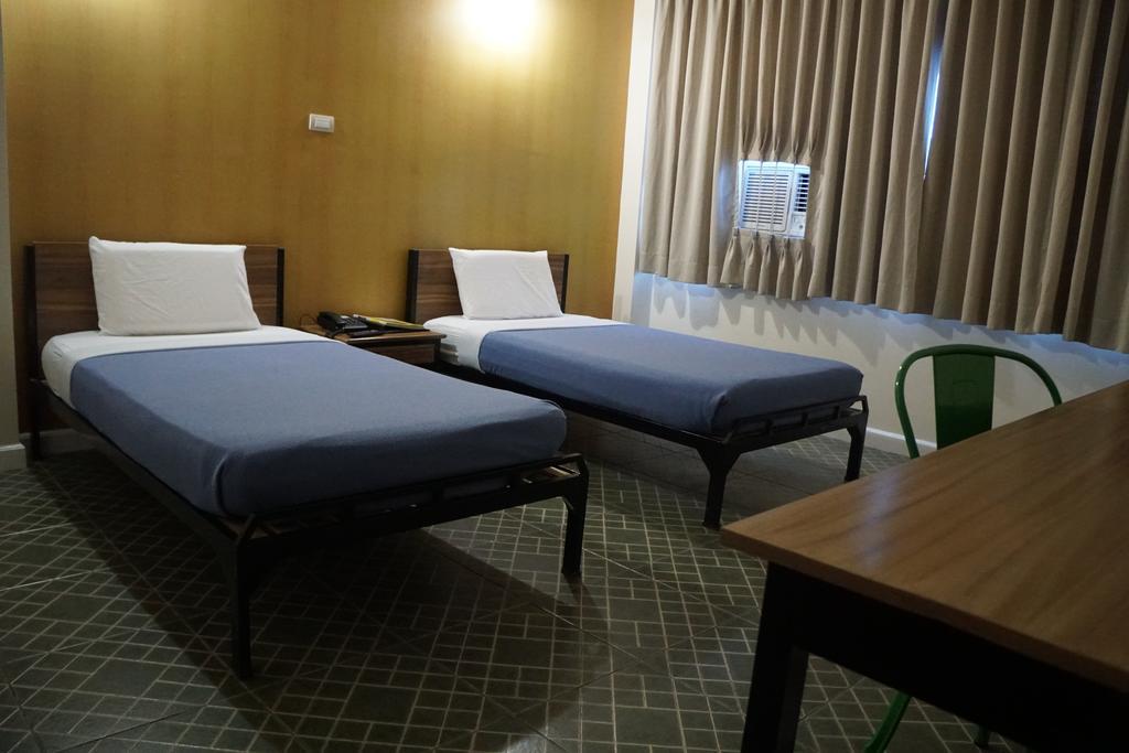 My Hotel Davao Bagian luar foto